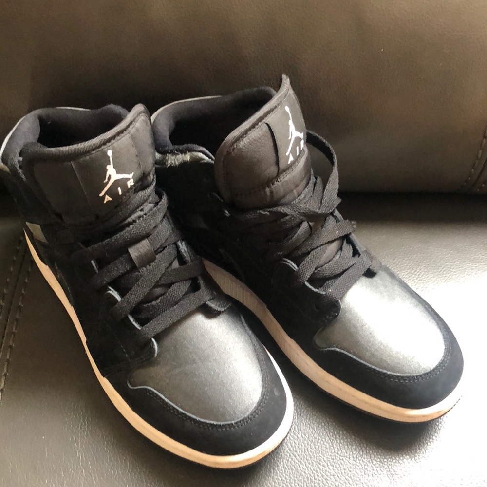 Boys Air Jordan 1